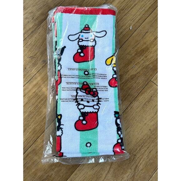 Hello Kitty & Friends Christmas Kitchen Hand Towels 15x25 100% Cotton Set of 2 - Picture 2 of 2